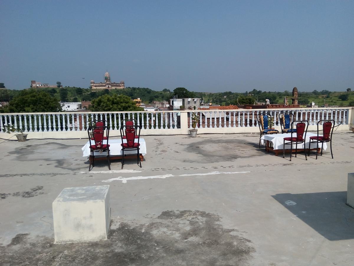 Hotel Shri Mahant Orchha 5 Mint Walking From Ram Raja Temple エクステリア 写真